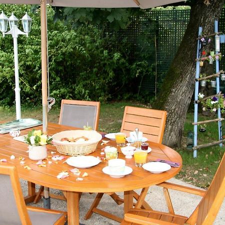 Les Hibiscus Bed and Breakfast Maisons-Laffitte Eksteriør billede