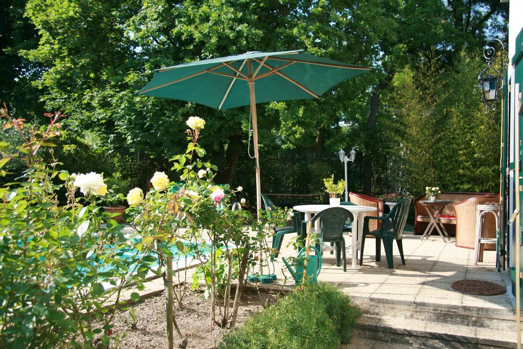 Les Hibiscus Bed and Breakfast Maisons-Laffitte Eksteriør billede