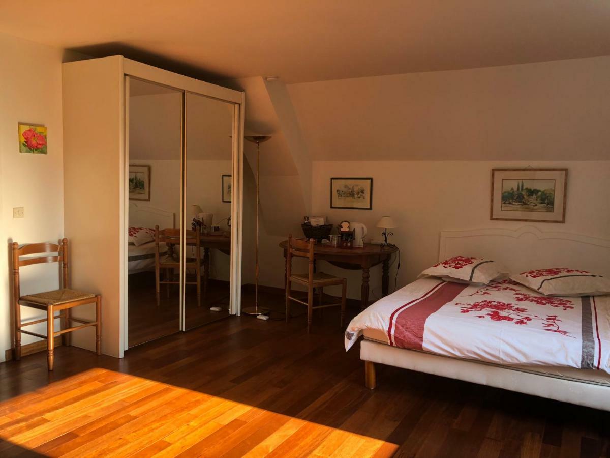 Les Hibiscus Bed and Breakfast Maisons-Laffitte Eksteriør billede