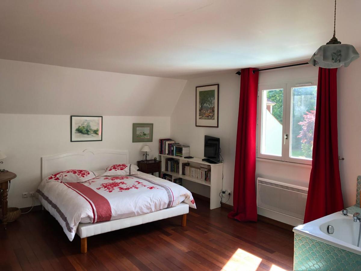Les Hibiscus Bed and Breakfast Maisons-Laffitte Eksteriør billede
