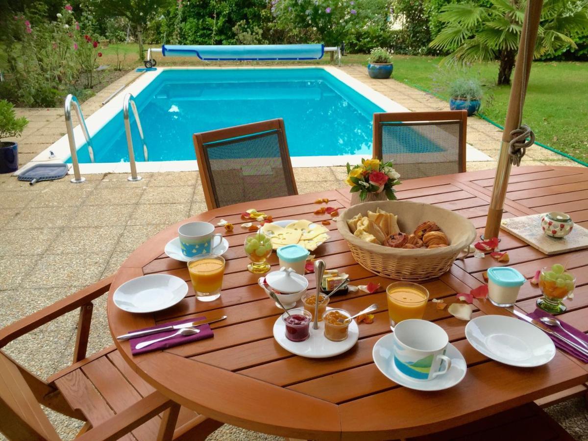 Les Hibiscus Bed and Breakfast Maisons-Laffitte Eksteriør billede